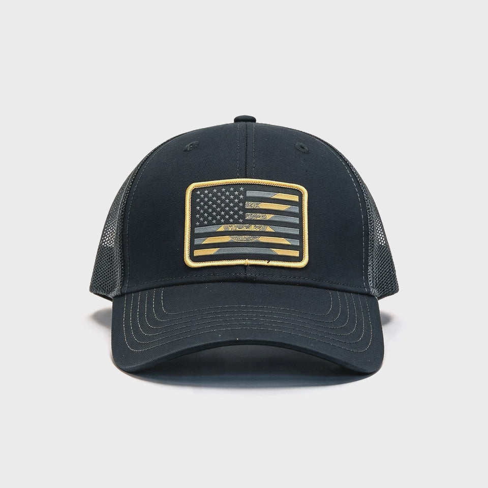 180 degree video showing the whole black cap.